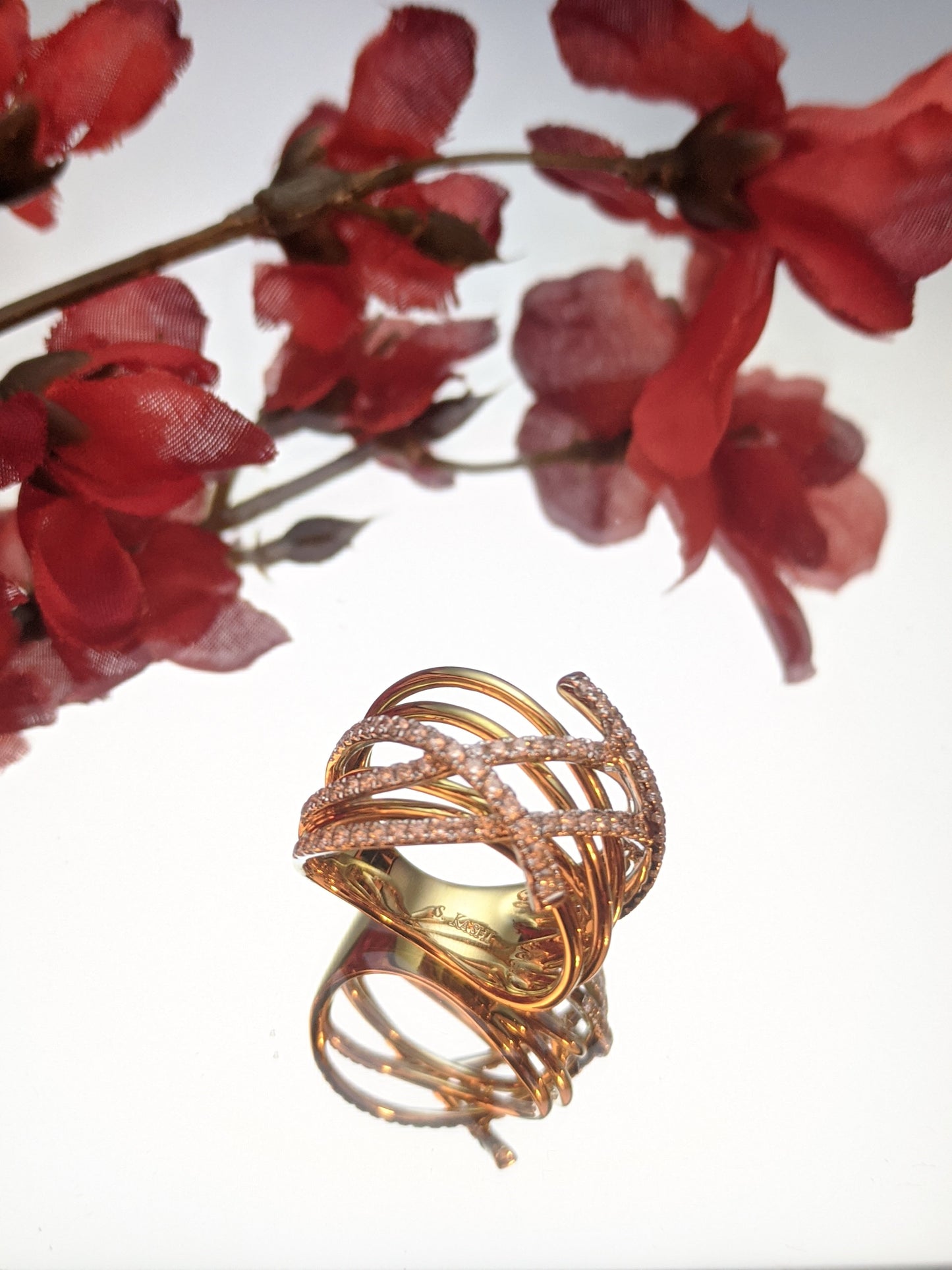 Stunning yellow gold & diamond dinner ring