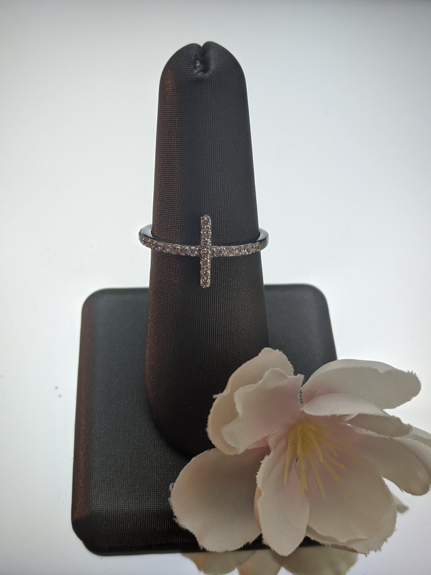 White Gold & Diamond Crosss Ring