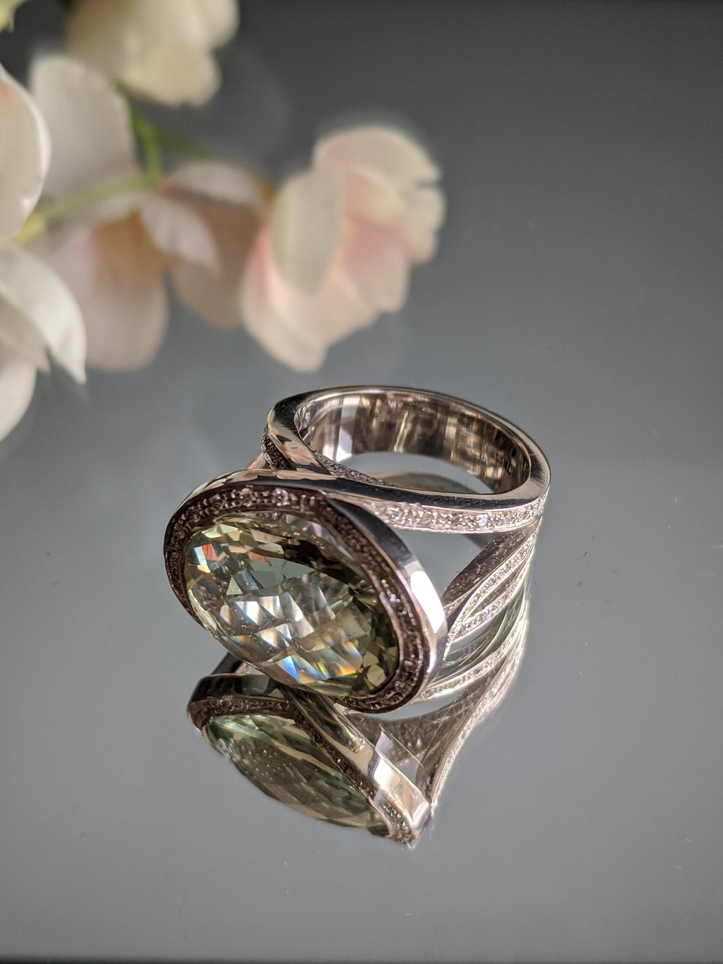 10kt White Gold Ring